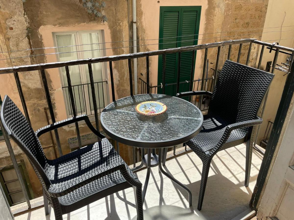 A Casa Di Elena Apartment Palermo Exterior photo
